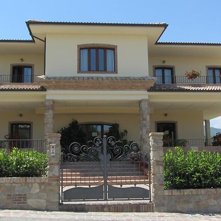 Locanda Del Parco Hotel Colledara Exterior photo